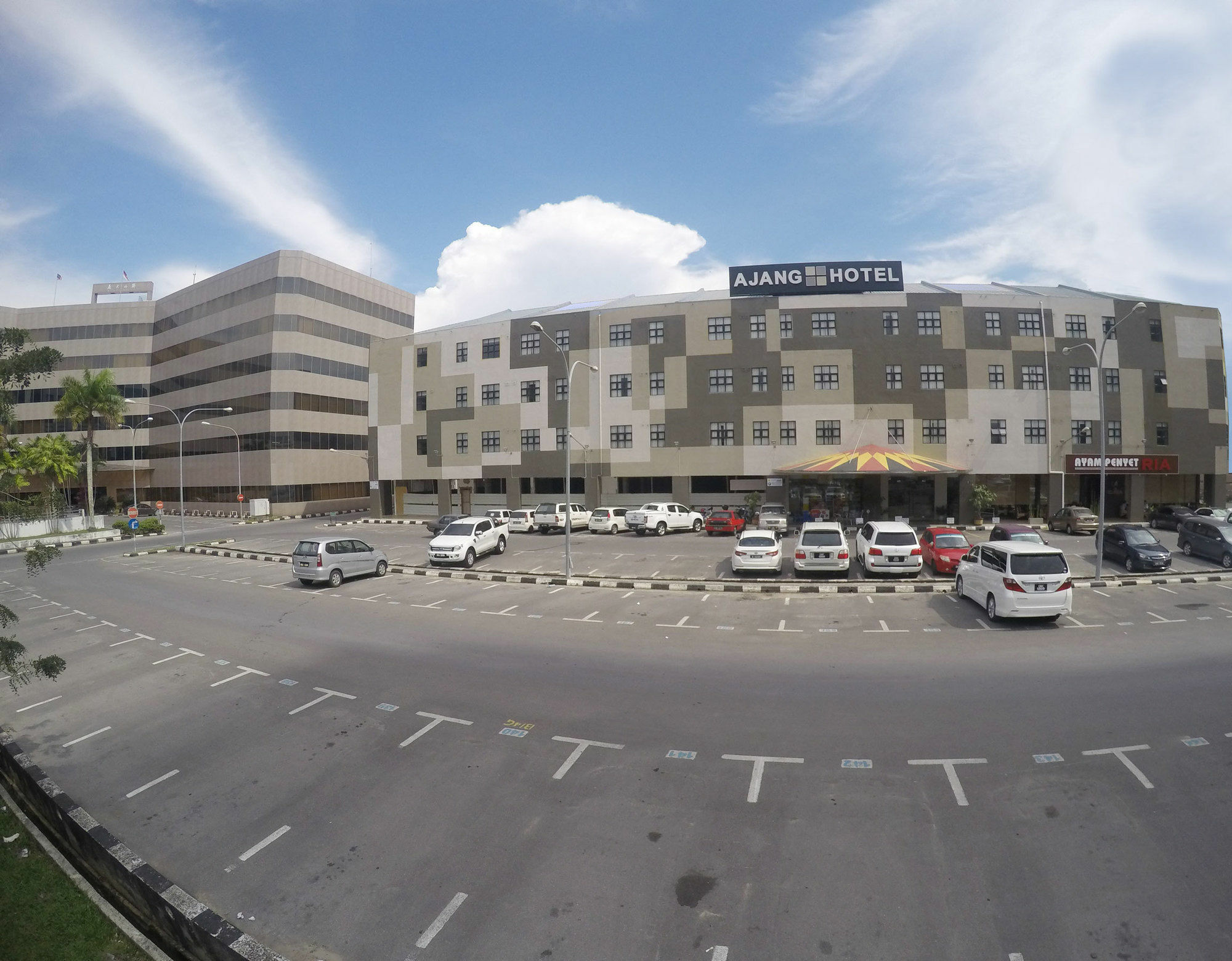 Ajang Hotel Miri Exterior photo
